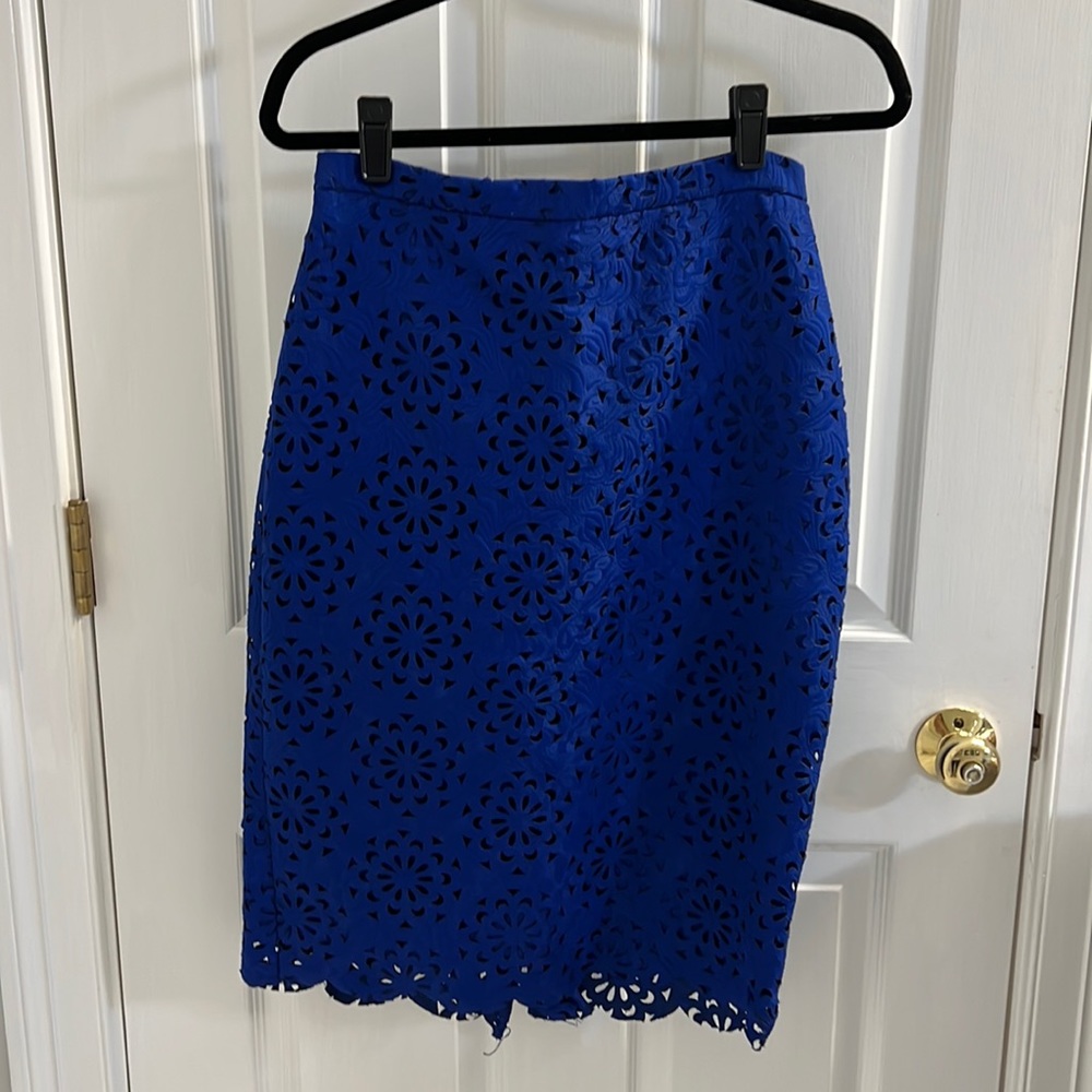 Banana republic navy pencil skirt, size 6